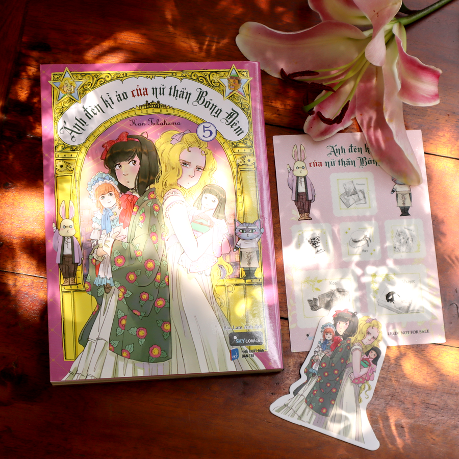Bộ Ánh Đèn Kì Ảo Của Nữ Thần Bóng Đêm - Tập 5 - Tặng Kèm Bookmark Bồi Cứng + Sticker Phủ Nhũ - Ảnh 4